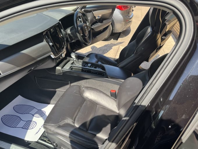 2017 Volvo S90