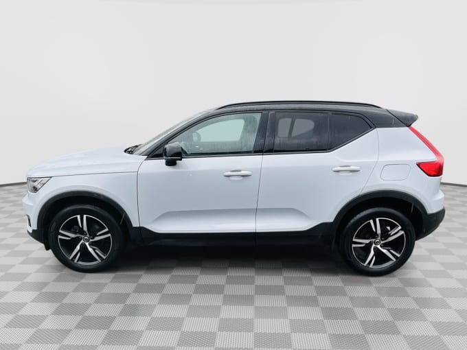 2025 Volvo Xc40
