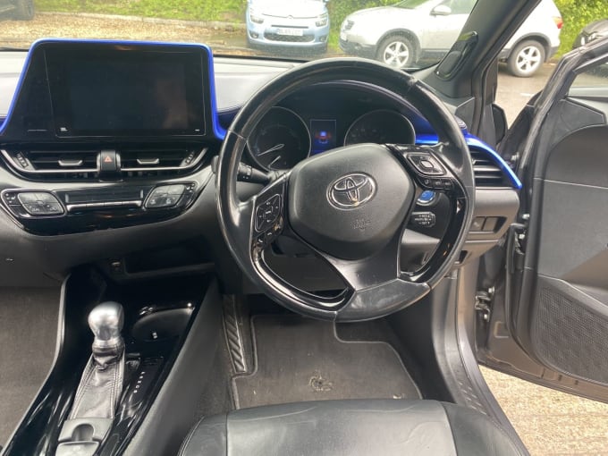 2025 Toyota C-hr