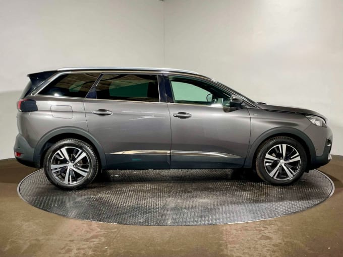 2025 Peugeot 5008