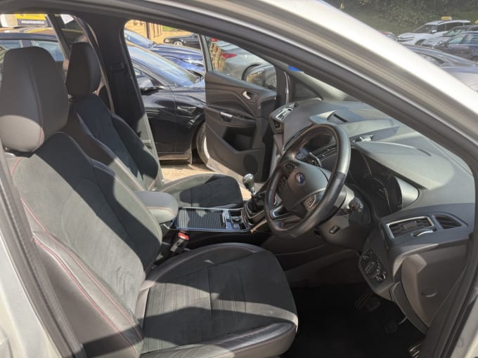 2025 Ford Kuga