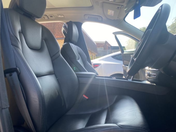 2025 Volvo Xc60
