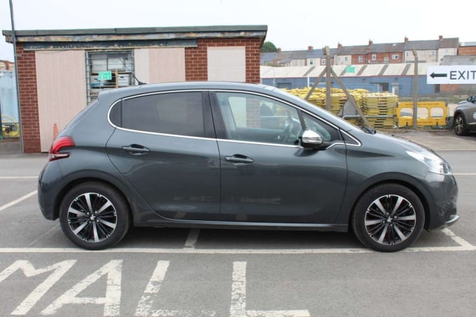 2025 Peugeot 208