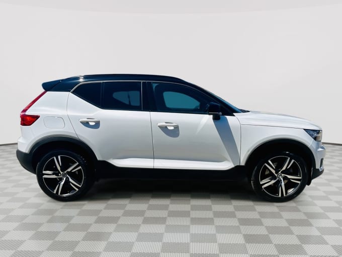 2025 Volvo Xc40