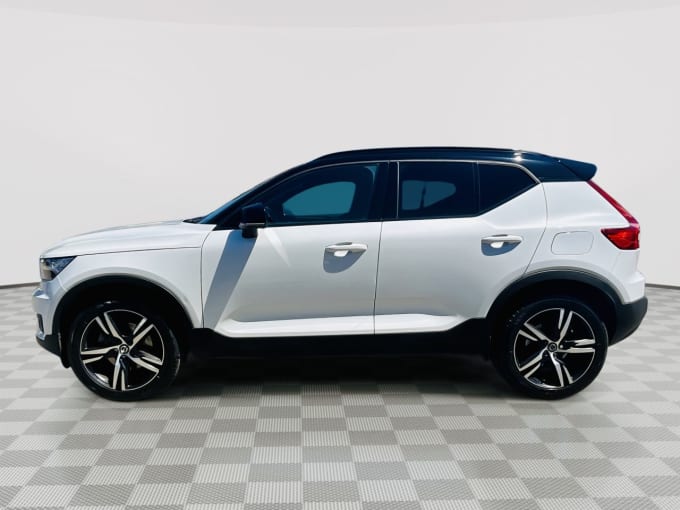 2025 Volvo Xc40