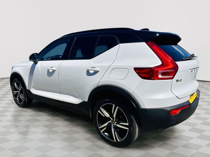 2025 Volvo Xc40