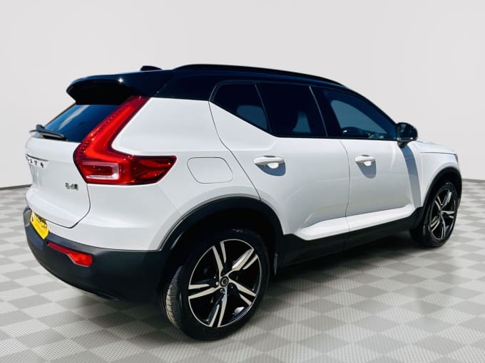 2025 Volvo Xc40