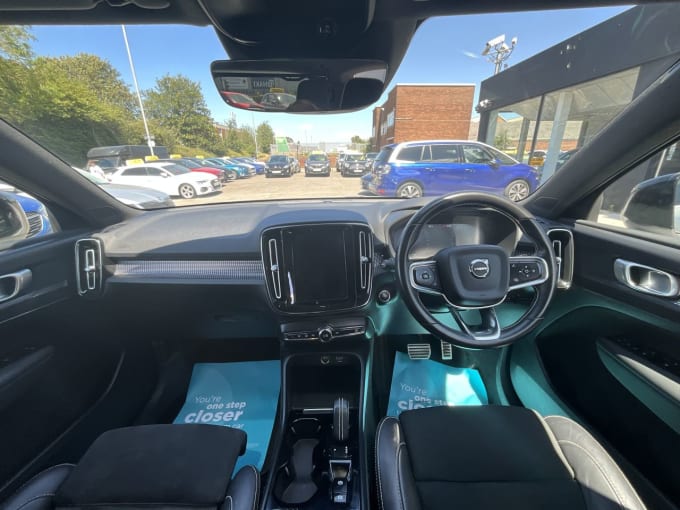2025 Volvo Xc40