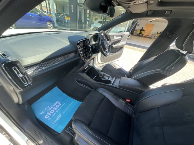 2025 Volvo Xc40