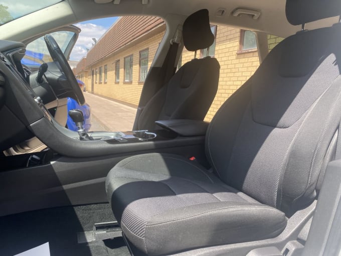 2025 Ford Mondeo