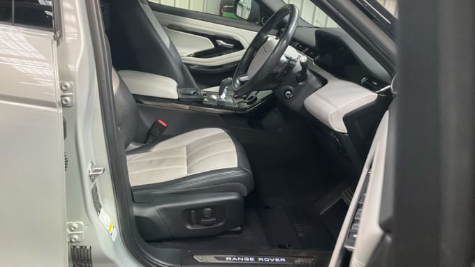 2025 Land Rover Range Rover Evoque