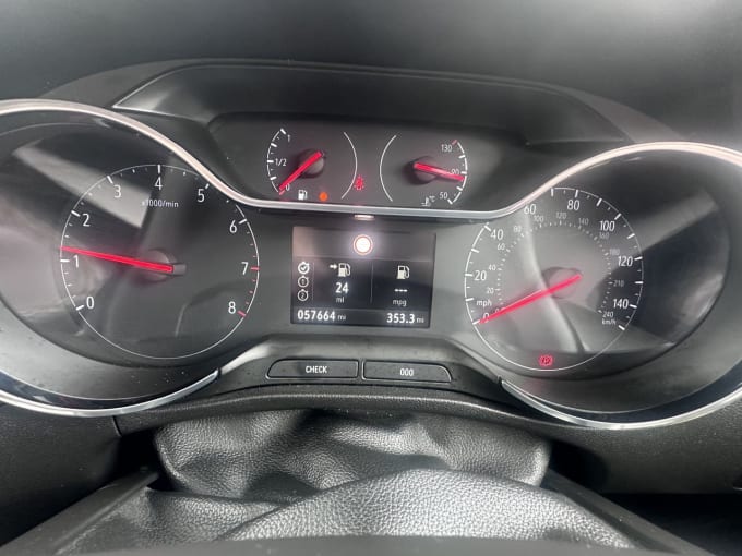 2025 Vauxhall Crossland X