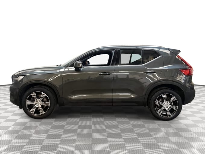 2025 Volvo Xc40