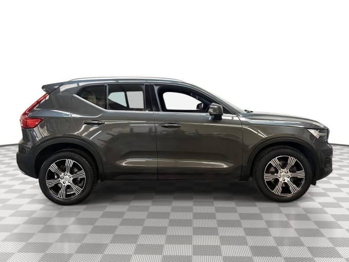 2025 Volvo Xc40