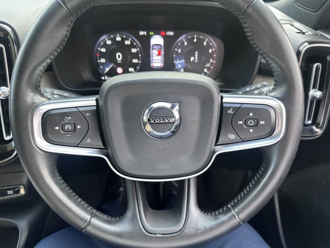 2025 Volvo Xc40