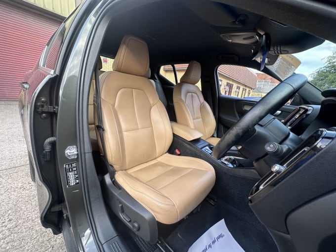 2025 Volvo Xc40