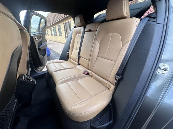 2025 Volvo Xc40