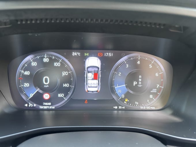 2025 Volvo Xc40