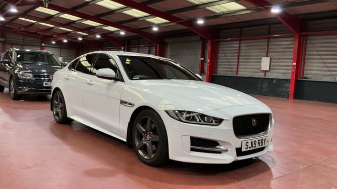 2025 Jaguar Xe
