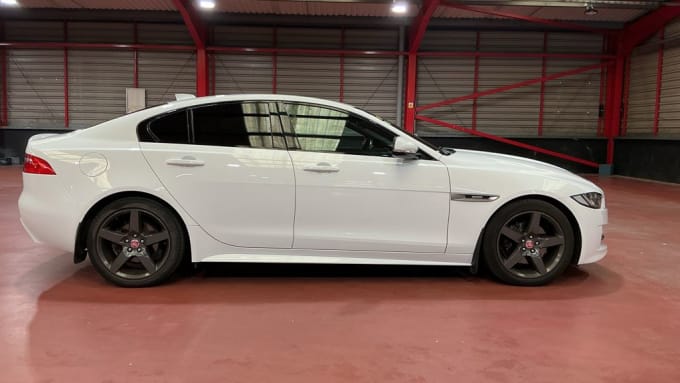 2025 Jaguar Xe