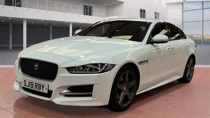 2025 Jaguar Xe