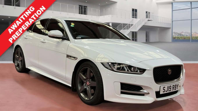 2025 Jaguar Xe
