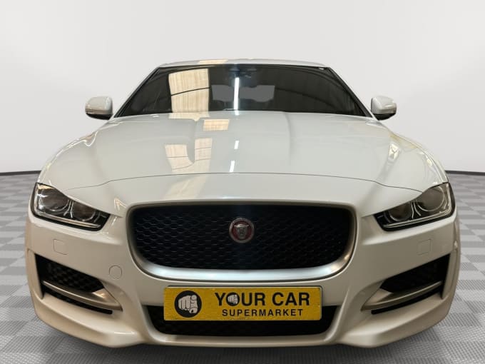 2025 Jaguar Xe