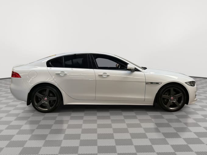 2025 Jaguar Xe