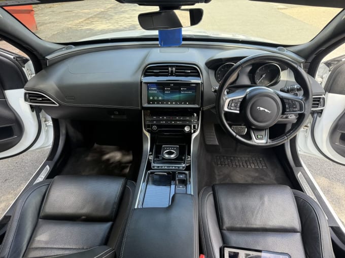 2025 Jaguar Xe