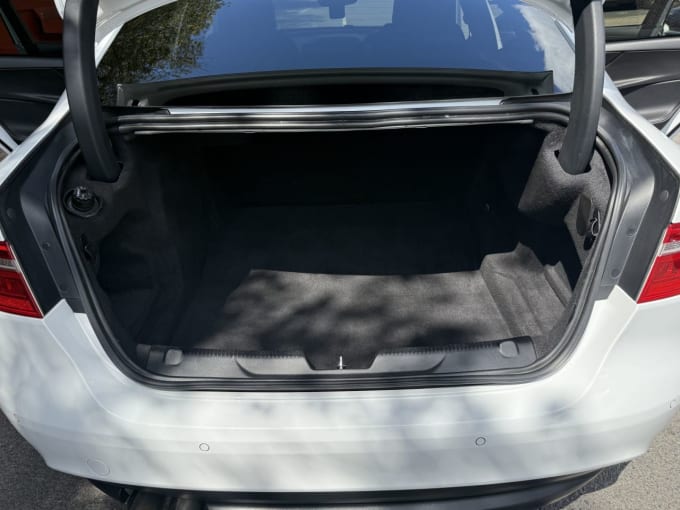 2025 Jaguar Xe