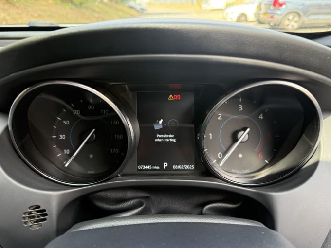 2025 Jaguar Xe