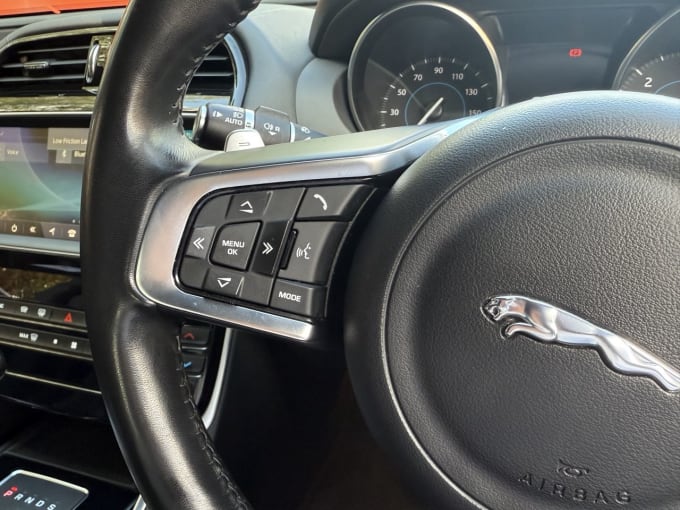 2025 Jaguar Xe