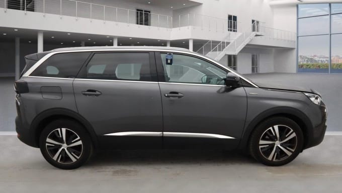2025 Peugeot 5008