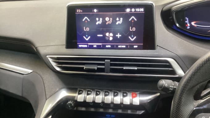 2025 Peugeot 5008