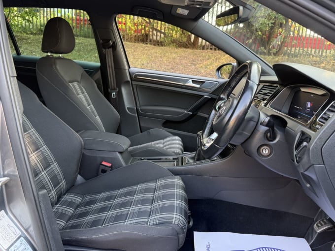 2025 Volkswagen Golf