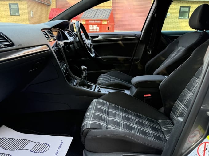 2025 Volkswagen Golf
