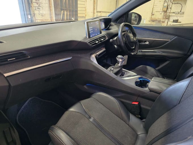 2025 Peugeot 5008