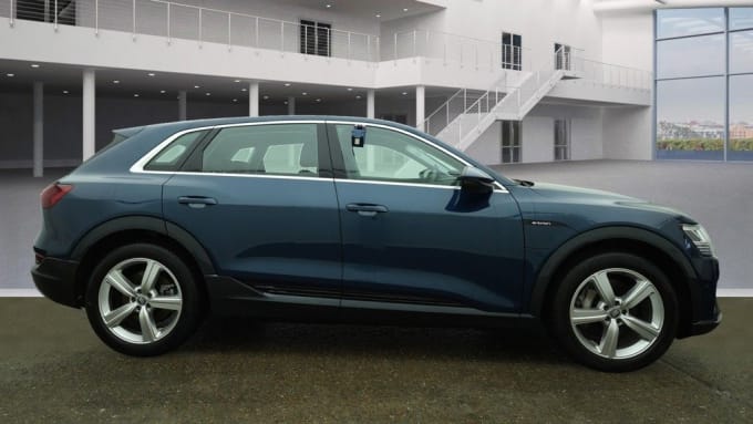 2025 Audi E-tron