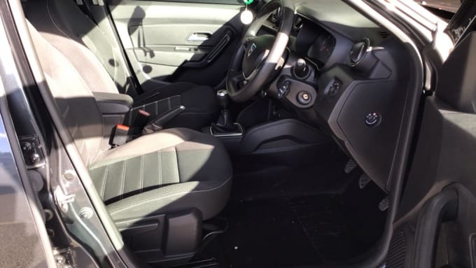 2025 Dacia Duster