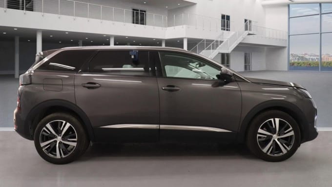 2025 Peugeot 5008