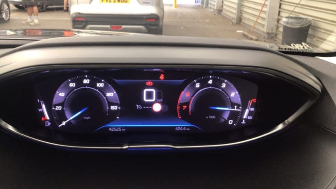 2025 Peugeot 5008