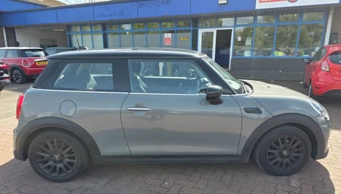 2021 Mini Hatch