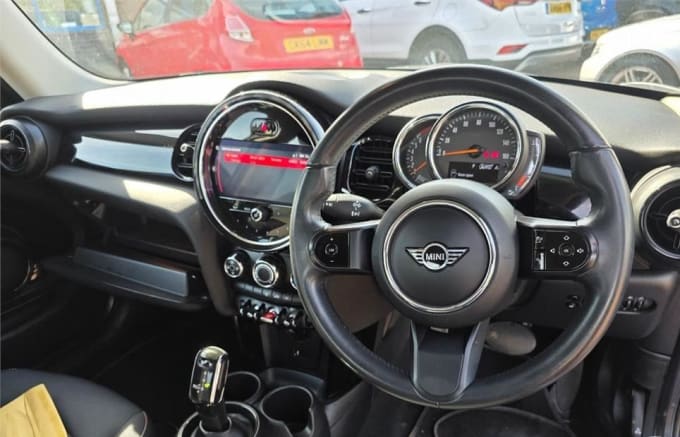 2021 Mini Hatch