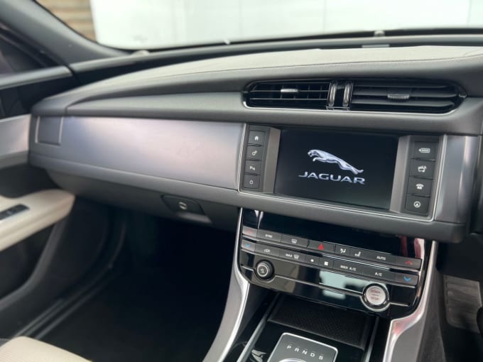 2017 Jaguar Xf
