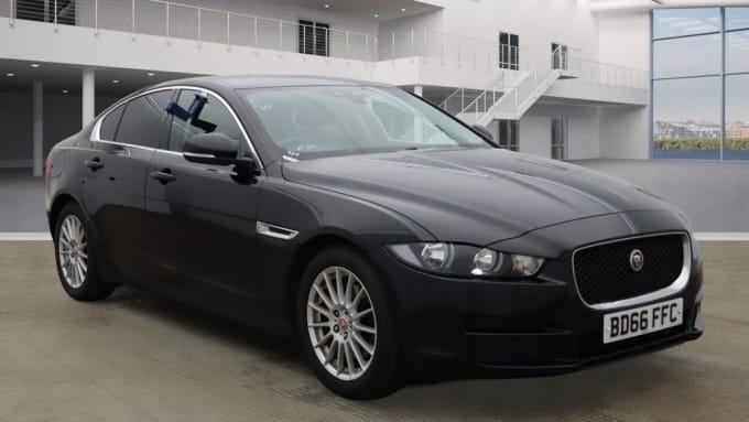 2025 Jaguar Xe