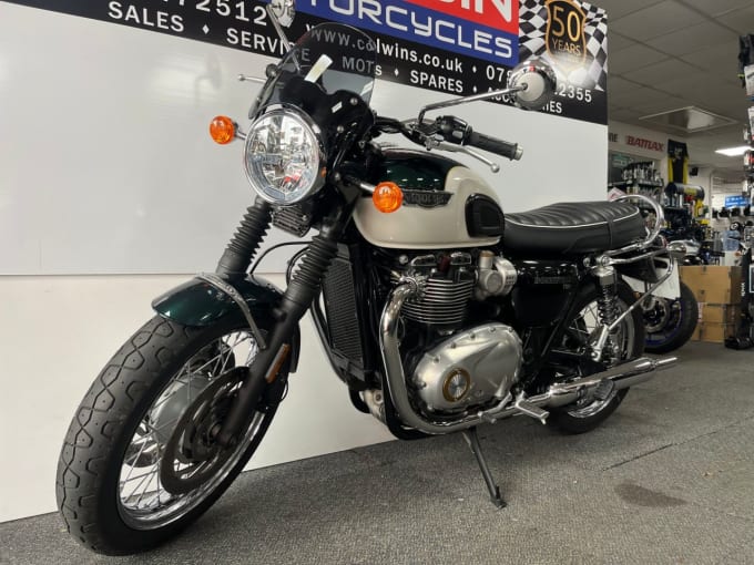 2025 Triumph Bonneville T120