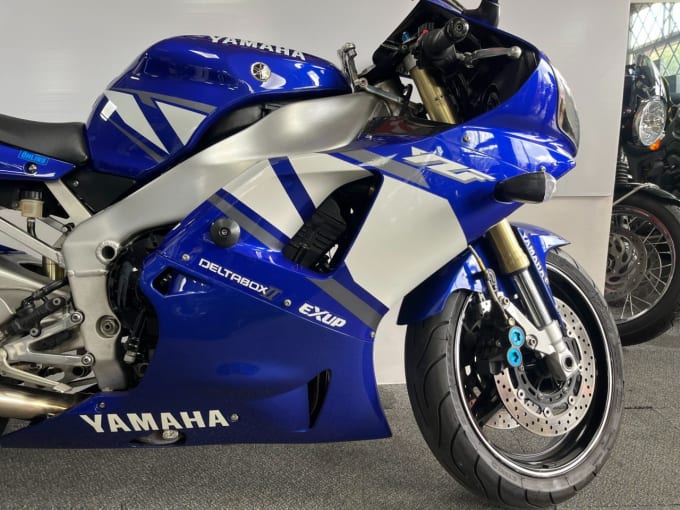 2002 Yamaha R1