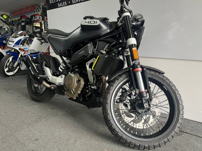 2024 Husqvarna Svartpilen 401