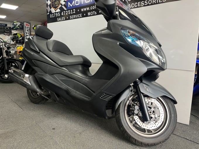 2025 Suzuki Burgman 400