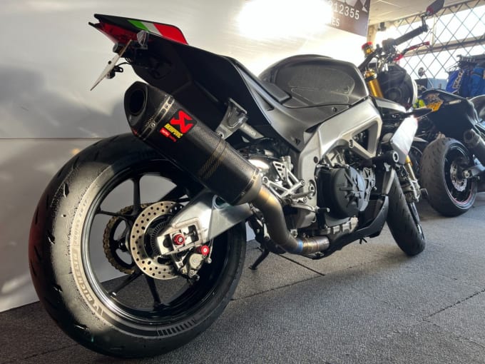 2025 Aprilia Tuono 1100 V4